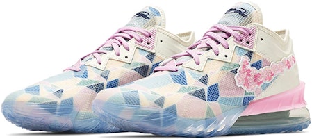 atmos x 耐克 LeBron 18 Low EP '樱花' CV7564-101 Lookbook atmos x 耐克 LeBron 18 Low EP '樱花' CV7564-101
