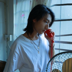 atmos x Reebok Club C 85 "Ivory" Sneaker Putih Cream R00007 Lookbook atmos x Reebok Club C 85 "Ivory" Sneaker Putih Cream R00007