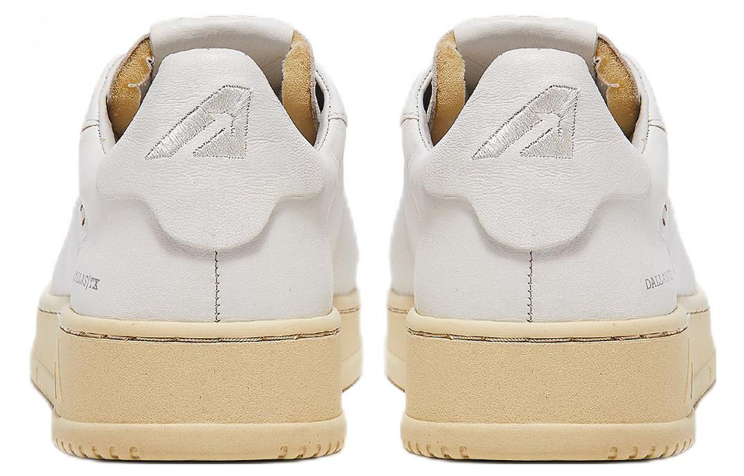 Shop AUTRY Dallas 山羊皮低筒 時尚運動鞋 男款 白色