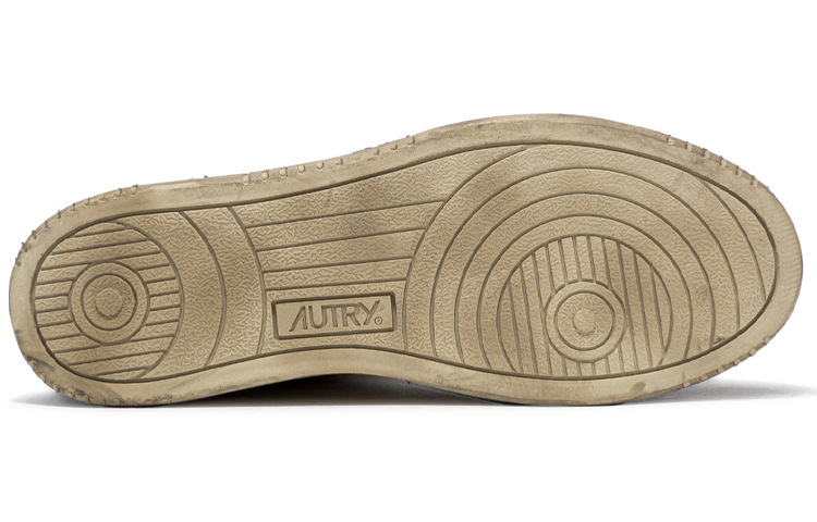 Shop 오트리 레더 하이탑 스니커즈 (화이트/레드) AVMM-SV03