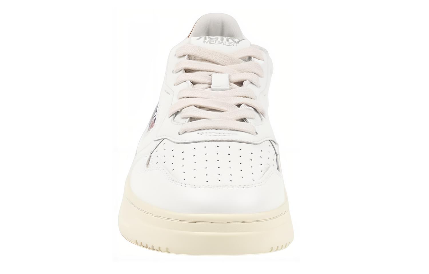 Lookbook Zapatillas de Cuero Low-Top AUTRY 'Blanco Rojo' AULM-01LO