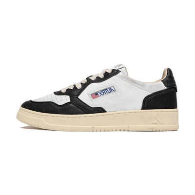 AUTRY Low-Top Sneakers 'Black and White'