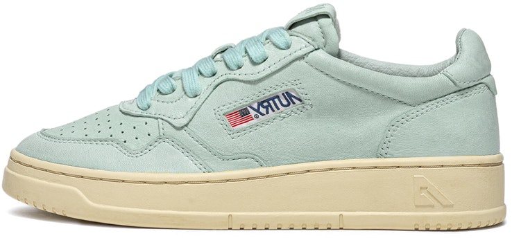 autry-low-top-leather-sneaker-light-blue-aulm-gg-25