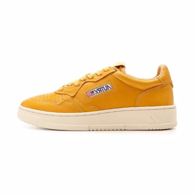 AUTRY Low-Top Sneakers 'Fashion Yellow'