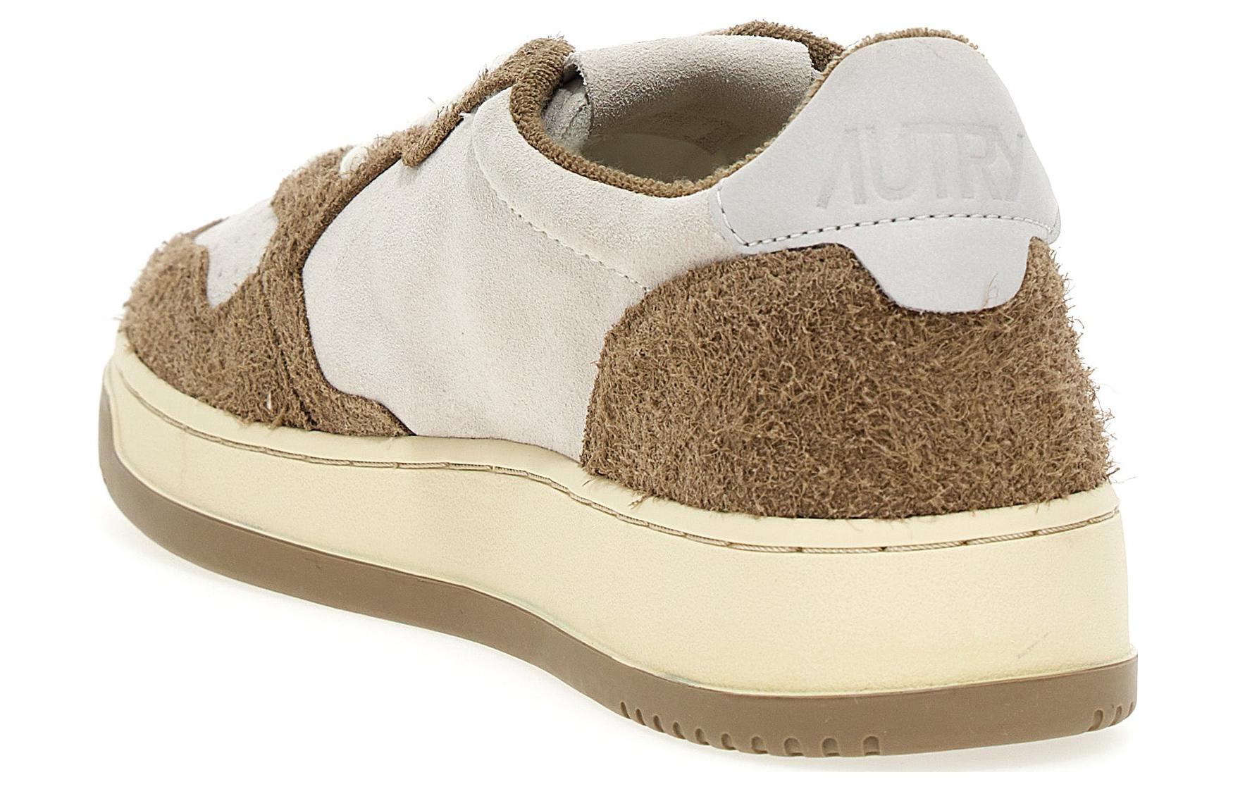 Shop AUTRY Medalist '白棕色' 运动鞋 AULM-SH04