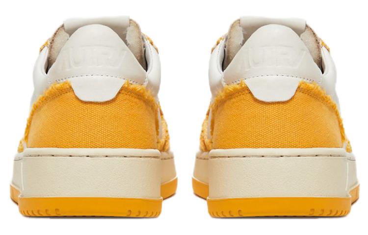 Shop AUTRY Medalist Canvas-Panel ''Wit Geel'' Sneakers AULM-CB06