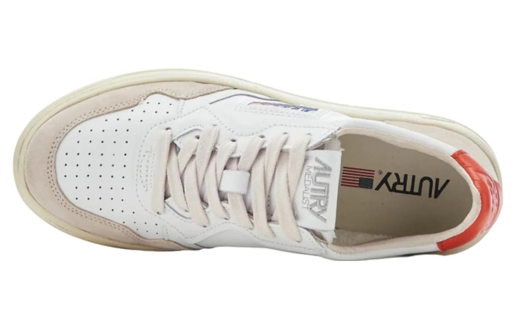 Shop AUTRY 系帶低幫百搭 時尚板鞋 男款 白灰橙