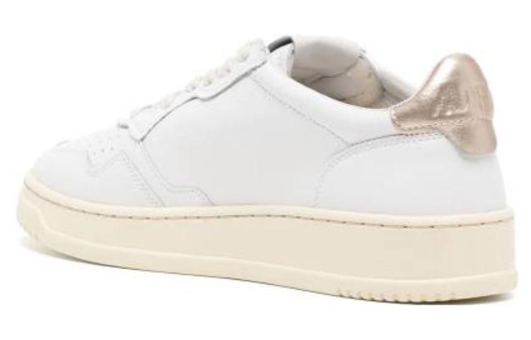 Shop オートリー メダリスト "ホワイトゴールド" (レザー) AULM-LL06