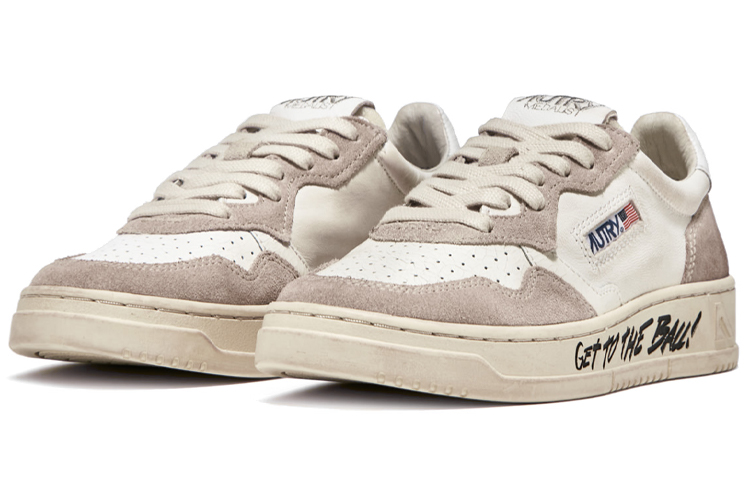 Order AUTRY Medalist Kulit Rendah Tulisan 'Get Out The Ball - Beige' AULM-LD01