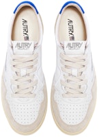 AUTRY Medalist Kulit Suede Rendah Putih Biru Beige AULM-LS49 Lookbook AUTRY Medalist Kulit Suede Rendah Putih Biru Beige AULM-LS49