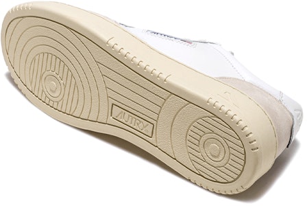 AUTRY Medalist Low 'Putih Beige Suede' AULM-LS33 Lookbook AUTRY Medalist Low 'Putih Beige Suede' AULM-LS33