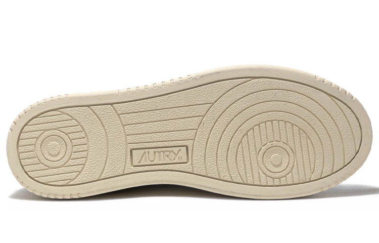 Shop AUTRY Medalist 低帮‘白色绒面深蓝’ AULM-LS28