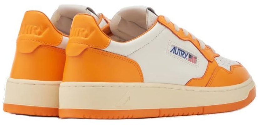 AUTRY Medalist 皮革 圓頭繫帶厚底 低筒 板鞋 男款 橙色 Shop AUTRY Medalist 皮革 圓頭繫帶厚底 低筒 板鞋 男款 橙色