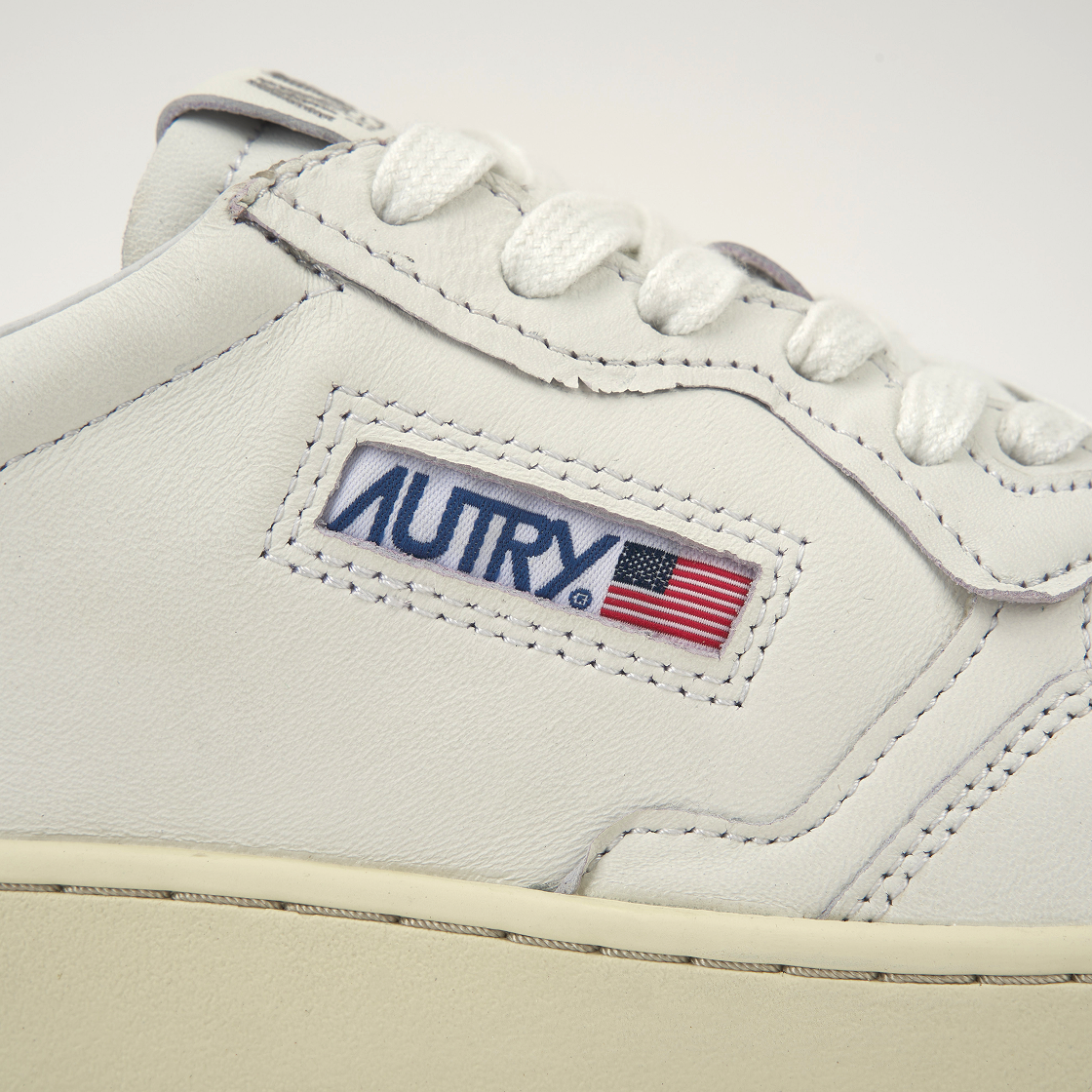 Cheap AUTRY Medalist Low in Pelle di Capra ''Bianco'' AULM-GG04