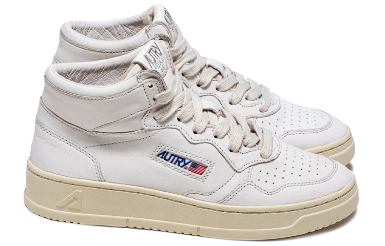 Shop AUTRY Medalist Mid 'Blanco' AUMM-GG04