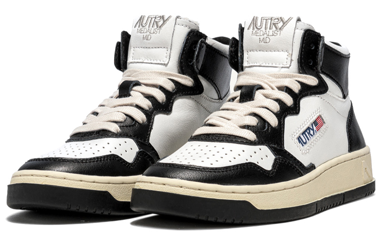 Order AUTRY Medalist Mid 'Putih Hitam' AUMM-WB01
