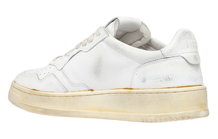 Shop AUTRY 复古低帮运动鞋 '白色' AVLM-GF15