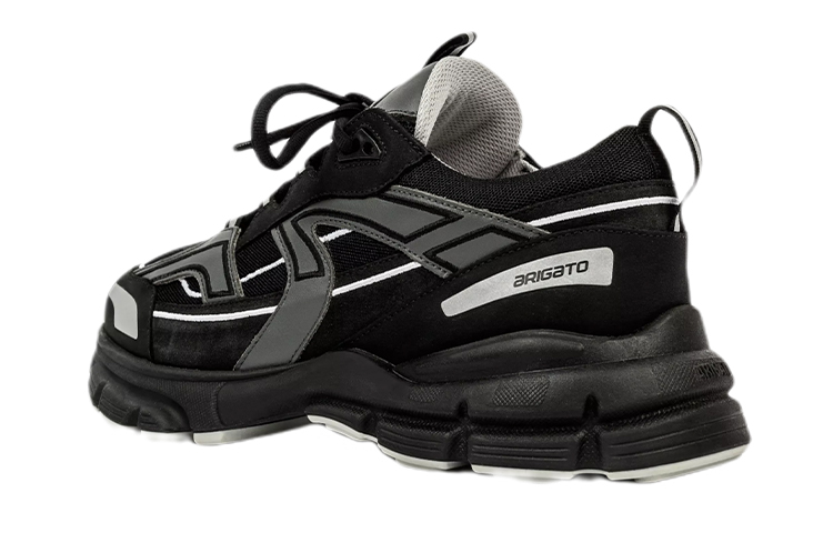 Shop Axel Arigato Marathon R-Trail 低幫繫帶運動鞋 黑色