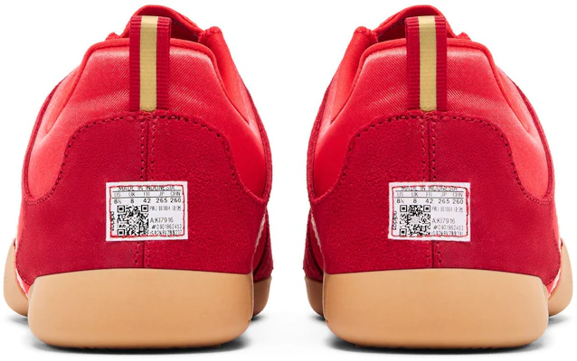 Bad Bunny x adidas Ballerina ''Vivid Red'' Merah Menyala KI7916 Details for Bad Bunny x adidas Ballerina ''Vivid Red'' Merah Menyala KI7916