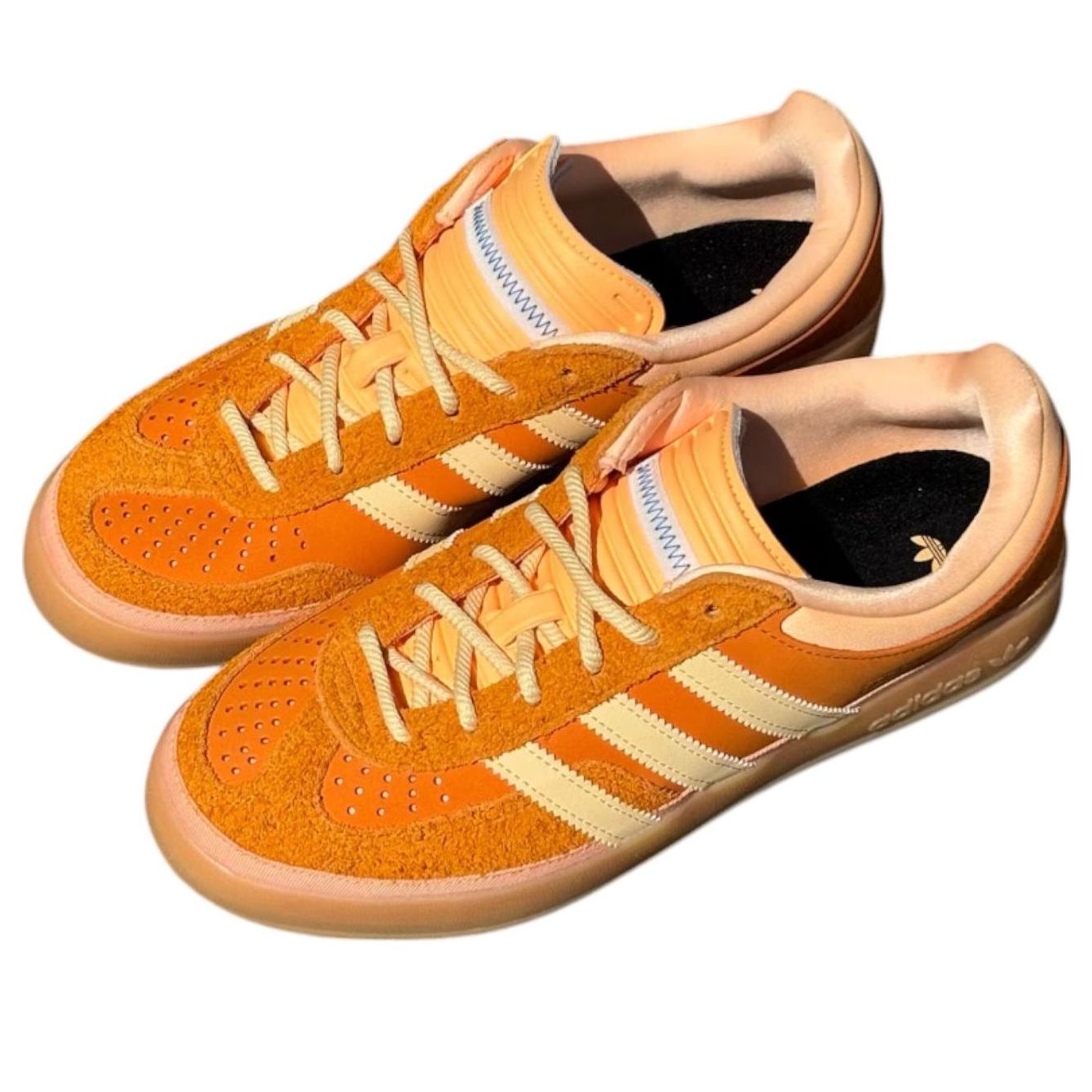 Lookbook 배드버니 x 아디다스 가젤 인도어 '유니티 오렌지' JS5050