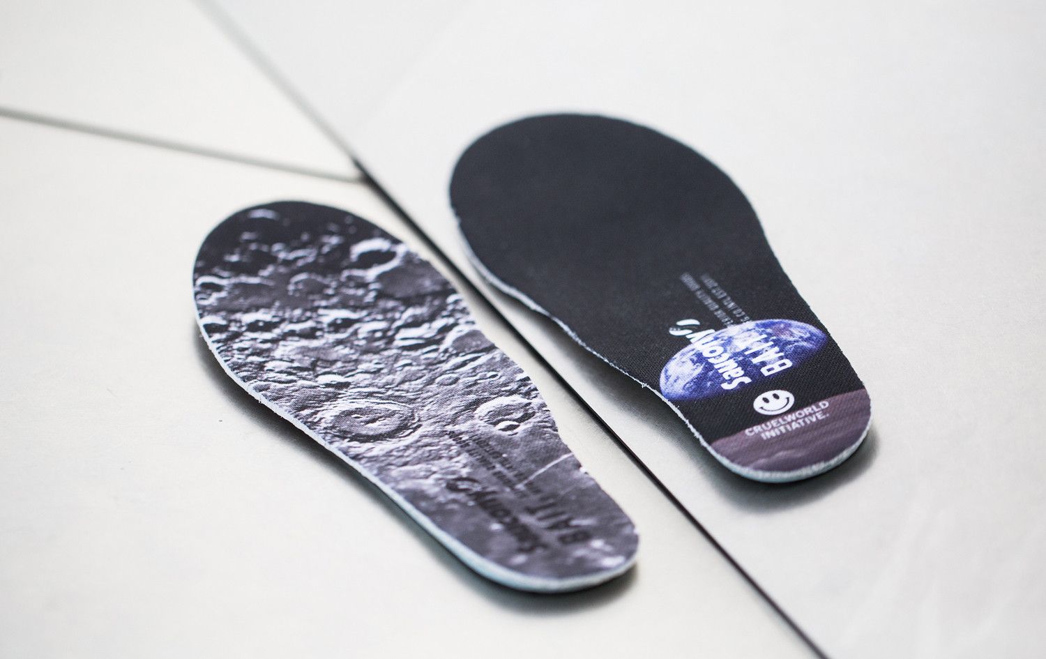 Purchase BAIT x Saucony Shadow 5500 ''Cruel World 6: Giant Leaps'' Sneakers S70247-1