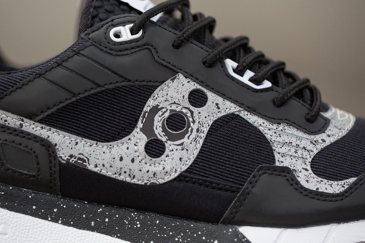 Details for BAIT x Saucony Shadow 5500 ''Cruel World 6: Giant Leaps'' Sneakers S70247-1