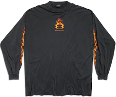 Balenciaga Black Crewneck Long Sleeve Flame Print T-Shirt Standard Fit. 796917TQVW61134 Balenciaga Black Crewneck Long Sleeve Flame Print T-Shirt Standard Fit. 796917TQVW61134