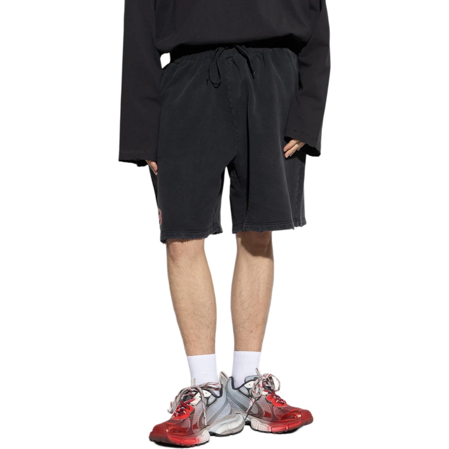 Lookbook 巴黎世家 黑色毛邊繫帶休閒短褲 826635TSVE11041