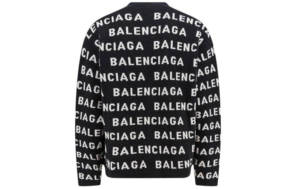 Lookbook Balenciaga Kardigan Hitam Rajutan dengan Cetakan Huruf dan Penutup Butang. 766471T16731070
