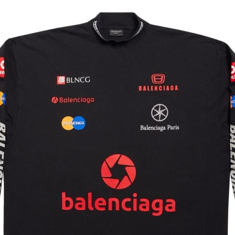 Shop Balenciaga Black Logo Pullover Sweatshirt Leher Tinggi Regular Fit. 767879TPVE91000
