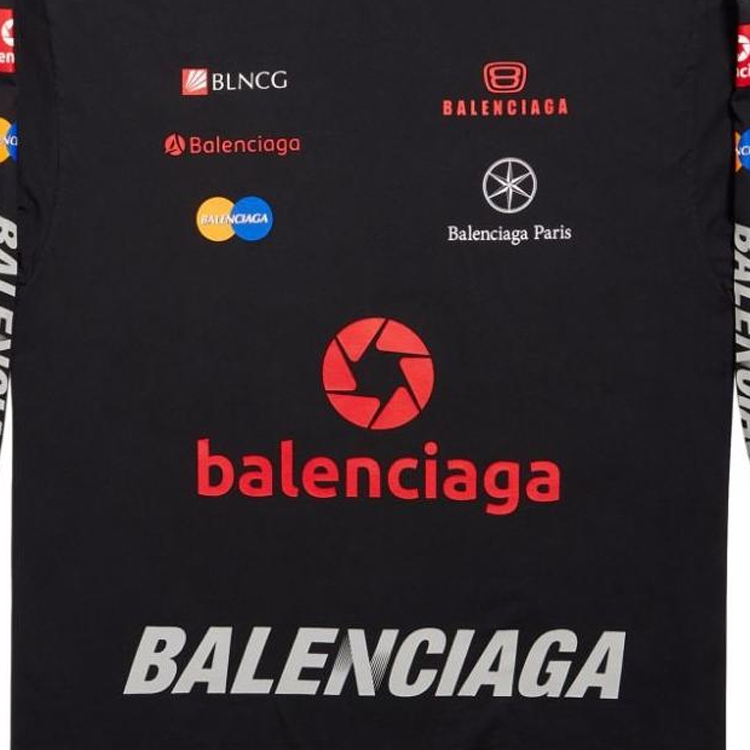 Sizing Balenciaga Black Logo Pullover Sweatshirt Leher Tinggi Regular Fit. 767879TPVE91000