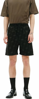 발렌시아가 블랙 로고 프린트 엘라스틱 웨이스트 캐주얼 쇼츠 레귤러 핏. 642237TJLF31269 Lookbook 발렌시아가 블랙 로고 프린트 엘라스틱 웨이스트 캐주얼 쇼츠 레귤러 핏. 642237TJLF31269