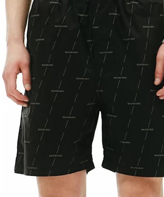 발렌시아가 블랙 로고 프린트 엘라스틱 웨이스트 캐주얼 쇼츠 레귤러 핏. 642237TJLF31269 Sizing 발렌시아가 블랙 로고 프린트 엘라스틱 웨이스트 캐주얼 쇼츠 레귤러 핏. 642237TJLF31269