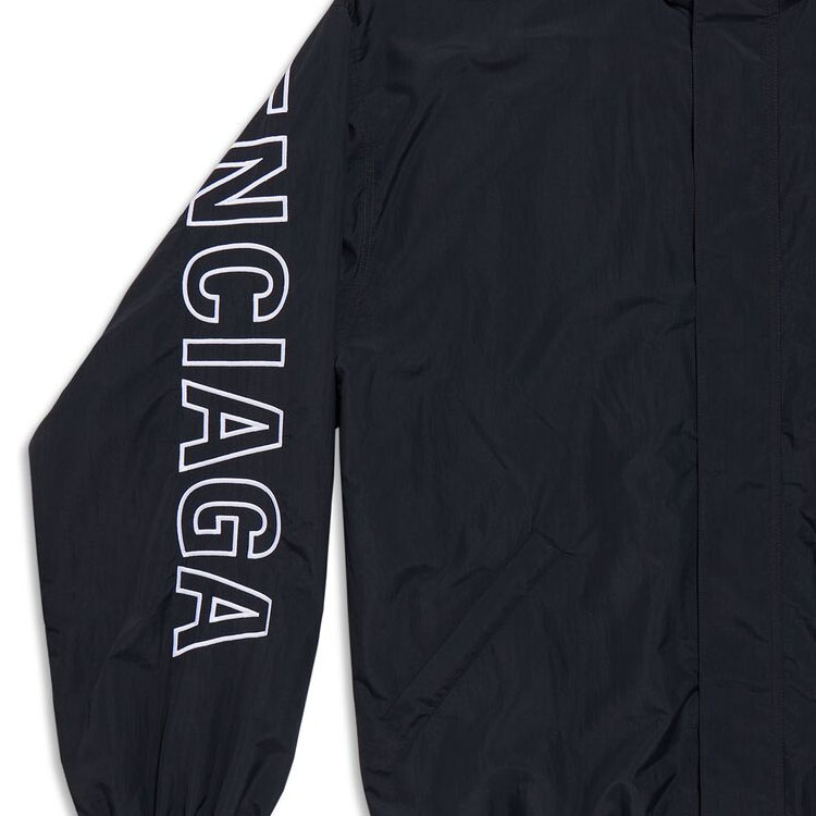 Sizing Balenciaga Jaket Track Hitam Logo Print Zip-Up Regular Fit. 768920TNO791000