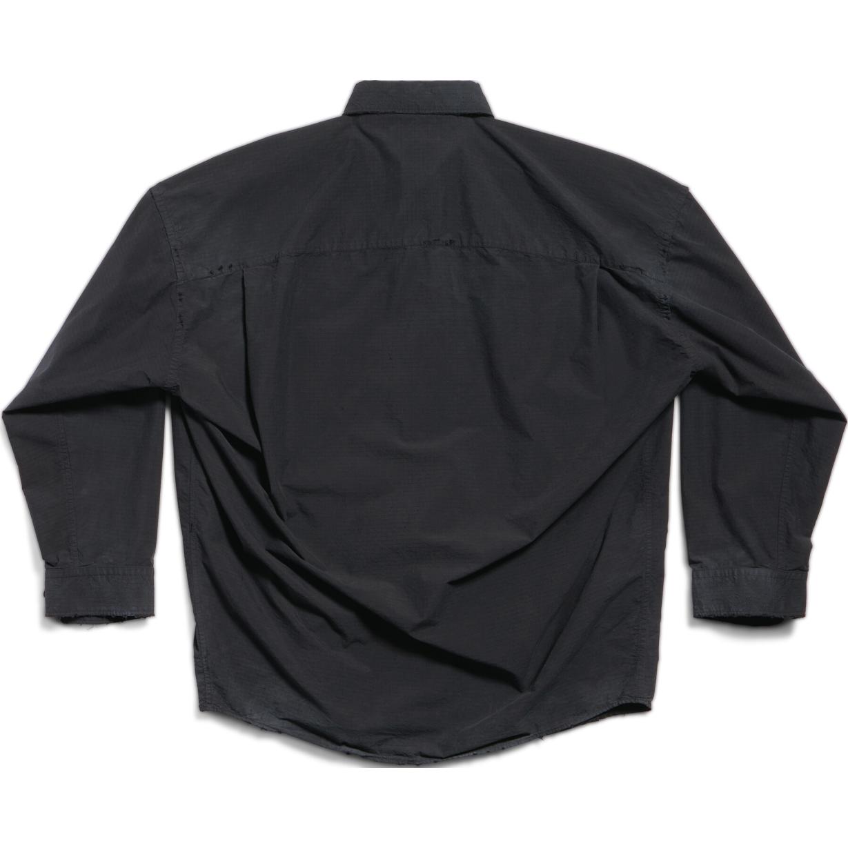 Lookbook 발렌시아가 블랙 긴팔 셔츠, 뾰족한 칼라와 루즈핏 디자인. 795142TQM101000