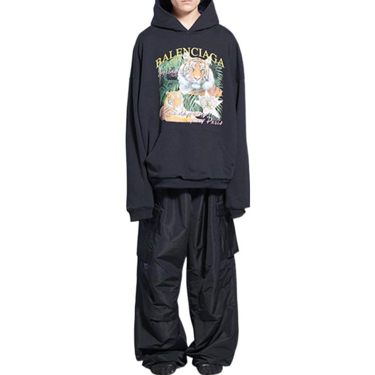 Shop Balenciaga  Black Tiger Print Fleece Sweatshirt Lunar New Year Edition. 681472TLVM44084
