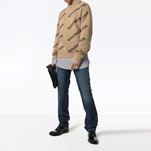 Balenciaga 棕色標誌羊毛套頭衫圓領寬鬆版型毛衣。 648433T15679364 Lookbook Balenciaga 棕色標誌羊毛套頭衫圓領寬鬆版型毛衣。 648433T15679364