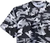 Shop Camiseta Balenciaga Estampado Camuflaje Cuello Redondo Ajuste Regular Multicolor. 6584904A9B31400