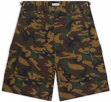 Order Balenciaga Camouflage Printed Relaxed Shorts Dark Green 681257TKL142840