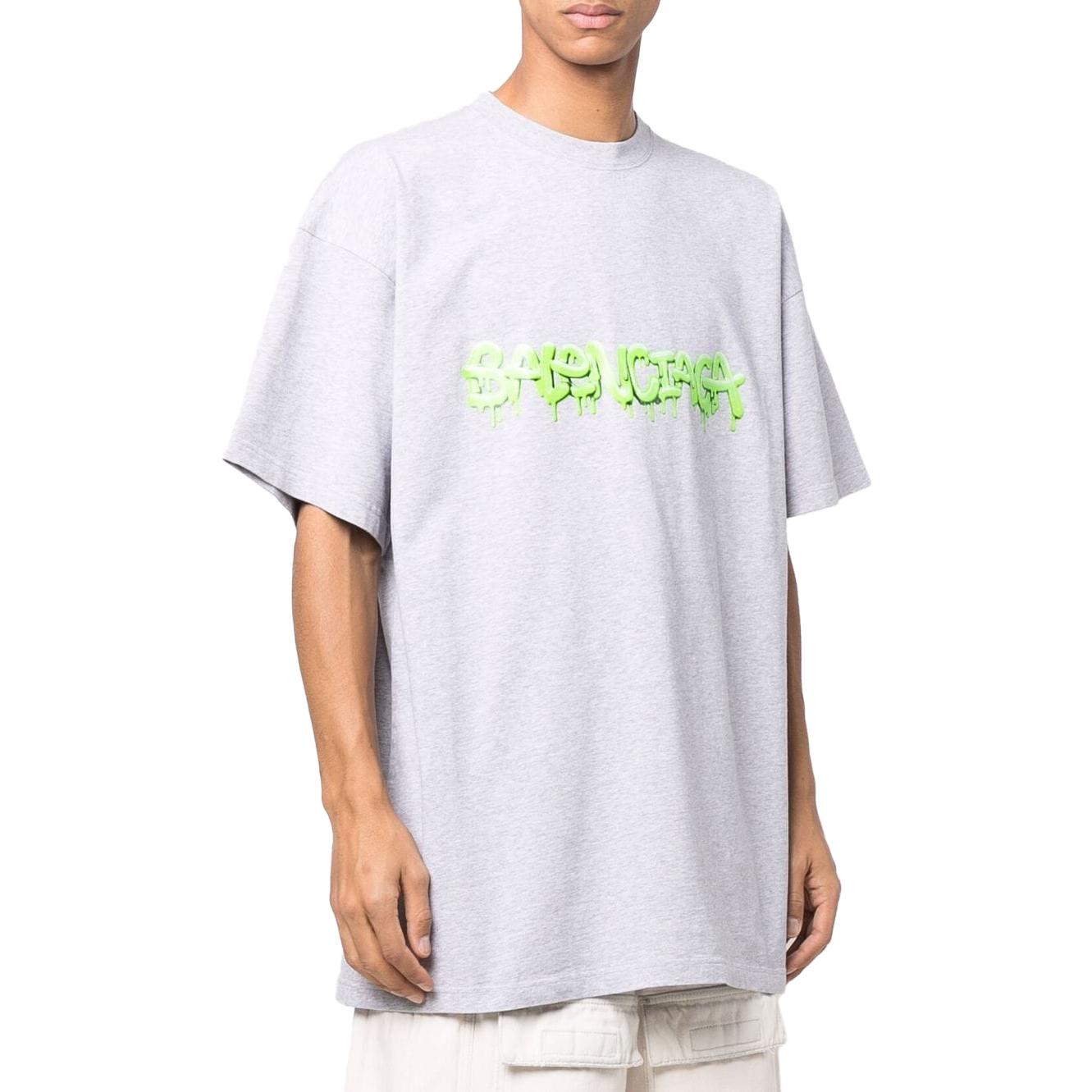 Shop 발렌시아가 그레이 그래피티 로고 프린트 루즈핏 티셔츠. 676589TLVF11203