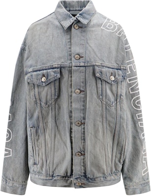 巴黎世家浅蓝色牛仔夹克,字母领口设计,纽扣开合款式。 767949TDW144016 Buy 巴黎世家浅蓝色牛仔夹克,字母领口设计,纽扣开合款式。 767949TDW144016