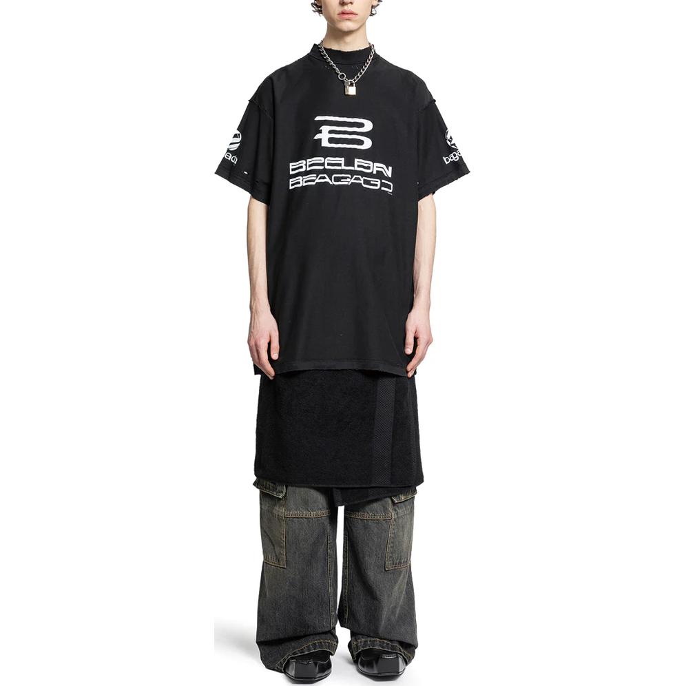 Shop 발렌시아가 로고 프린트 블랙 오버사이즈 크루넥 티셔츠. 787358TQVG11569