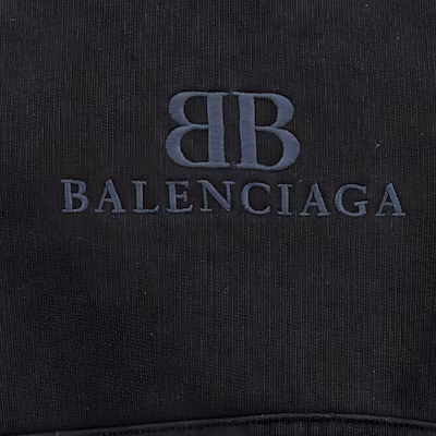 Balenciaga 寶麗嘉黑色寬版連帽衫帶標誌設計。 783397TQVS91083 Sizing Balenciaga 寶麗嘉黑色寬版連帽衫帶標誌設計。 783397TQVS91083
