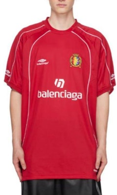 발렌시아가 레드 로고 프린트 크루넥 티셔츠 레귤러 핏. 767884TPVG26540 Lookbook 발렌시아가 레드 로고 프린트 크루넥 티셔츠 레귤러 핏. 767884TPVG26540