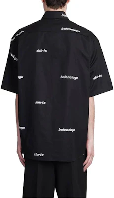 Balenciaga Kemeja Hitam Lengan Pendek Logo Print Regular Fit. 681702TOL651070 Shop Balenciaga Kemeja Hitam Lengan Pendek Logo Print Regular Fit. 681702TOL651070
