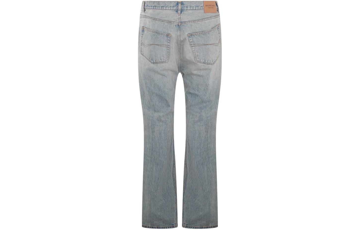 Lookbook Balenciaga Celana Jeans Regular Fit Zipper Closure Warna Light Indigo. 773760TJW794076