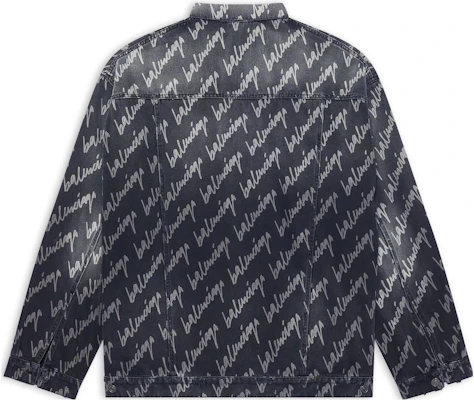 발렌시아가 SS22 올오버 로고 프린트 그레이 데님 재킷. 681690TMW211052 Lookbook 발렌시아가 SS22 올오버 로고 프린트 그레이 데님 재킷. 681690TMW211052