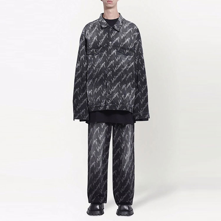 Shop 발렌시아가 SS22 올오버 로고 프린트 그레이 데님 재킷. 681690TMW211052