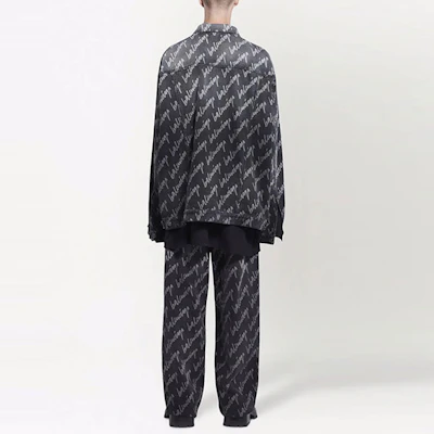 발렌시아가 SS22 올오버 로고 프린트 그레이 데님 재킷. 681690TMW211052 Purchase 발렌시아가 SS22 올오버 로고 프린트 그레이 데님 재킷. 681690TMW211052