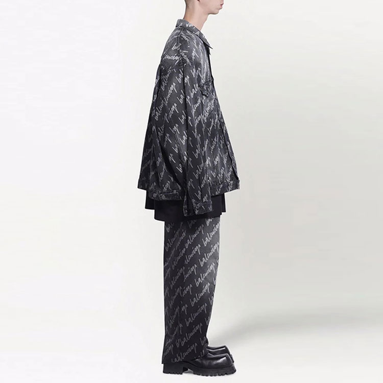 Details for 발렌시아가 SS22 올오버 로고 프린트 그레이 데님 재킷. 681690TMW211052